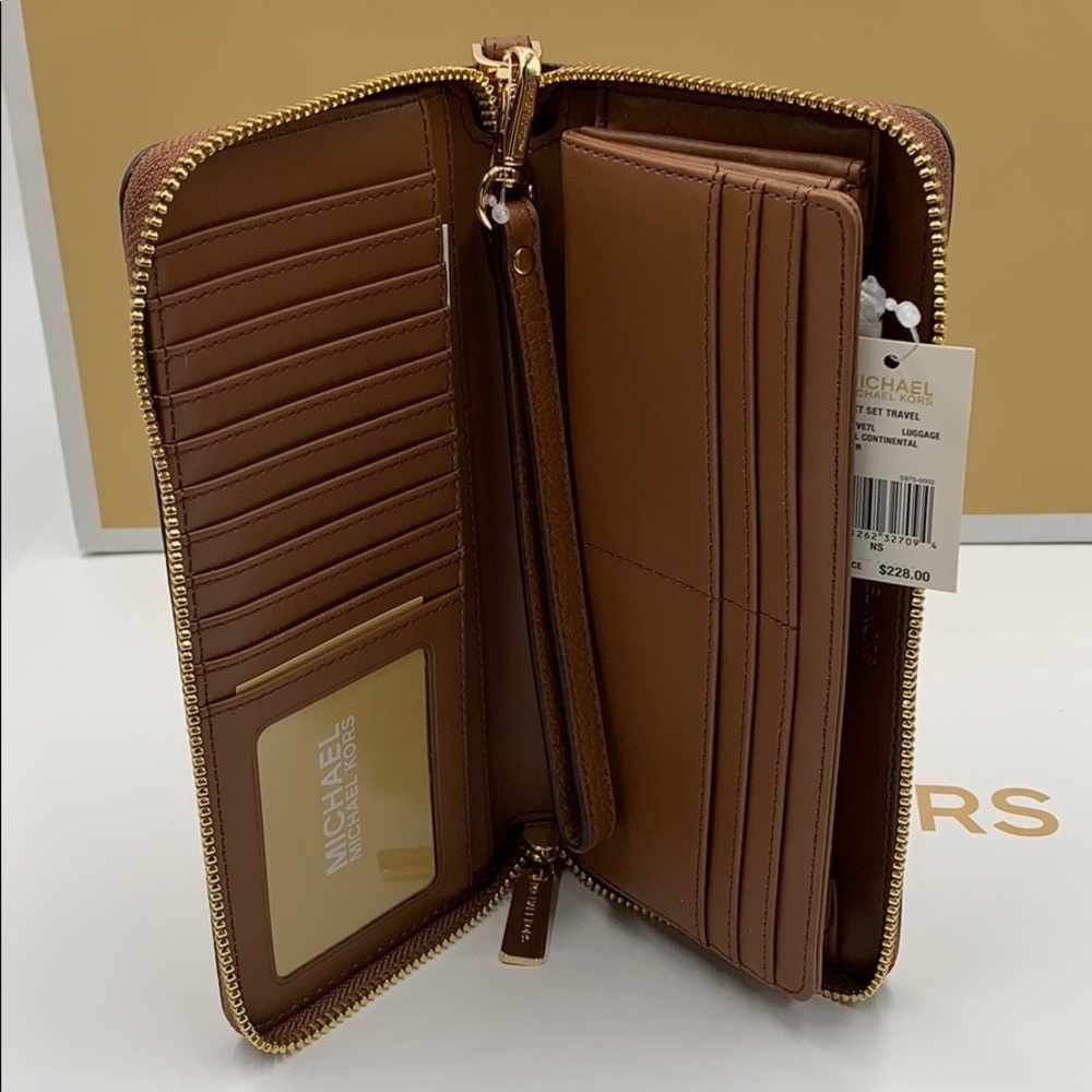 MICHAEL KORS Jet Set Travel Continental Zip - Picture 5 of 15